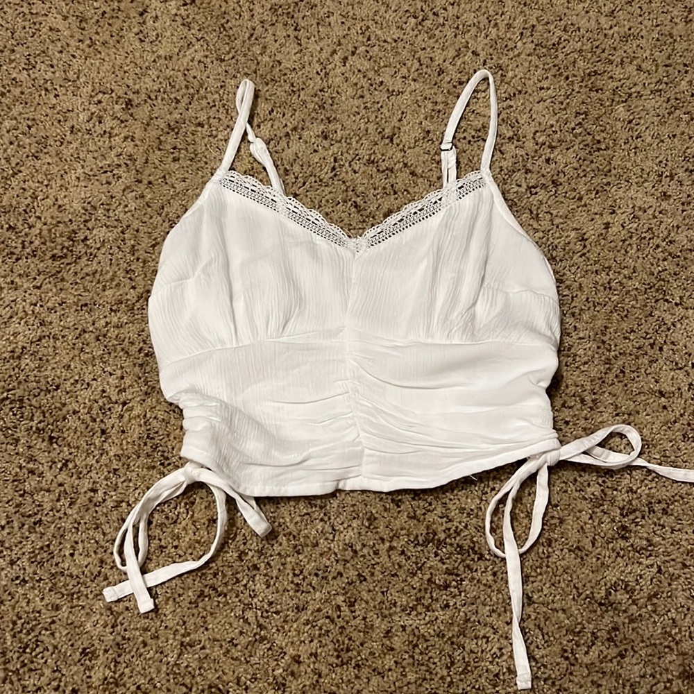 Hollister white cropped tank top in an XS